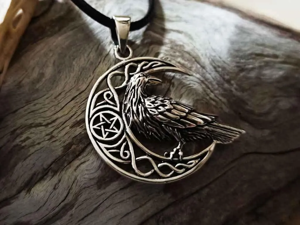 Raven pentagram silver